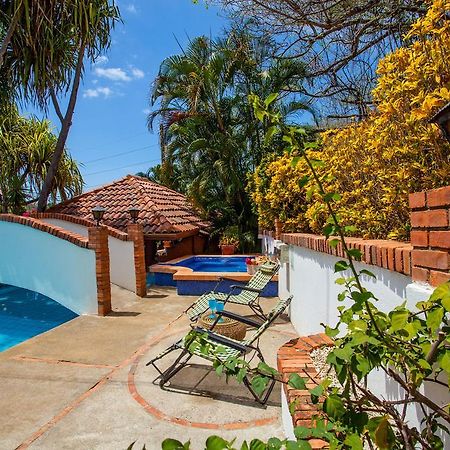 Hotel M&M Casa Blanca Playa Ocotal Экстерьер фото