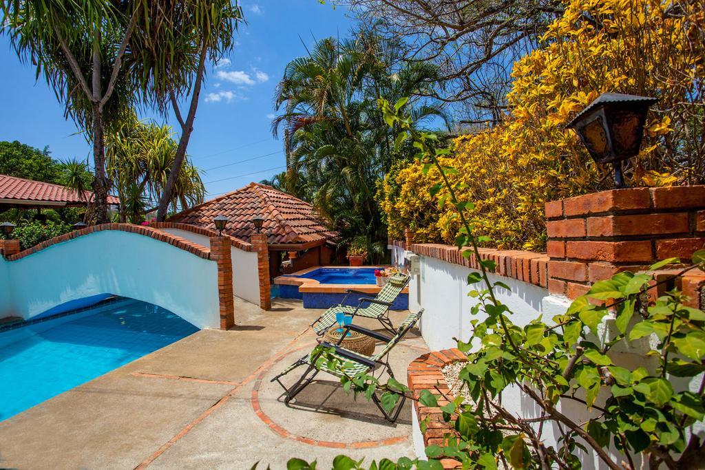 Hotel M&M Casa Blanca Playa Ocotal Экстерьер фото