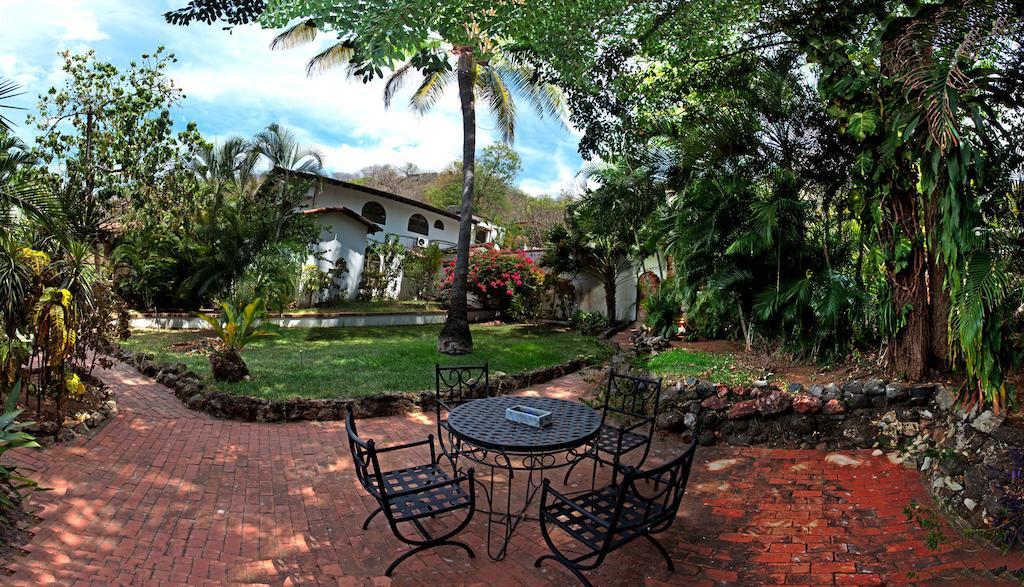 Hotel M&M Casa Blanca Playa Ocotal Экстерьер фото