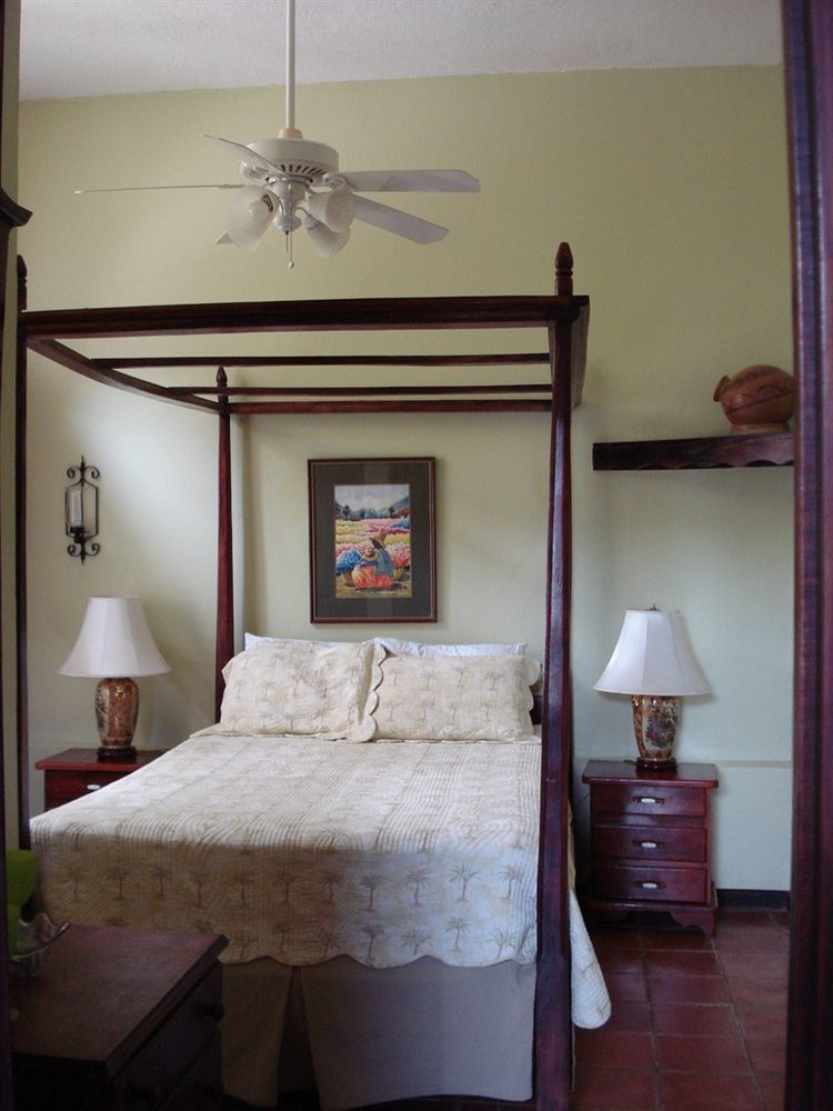 Hotel M&M Casa Blanca Playa Ocotal Экстерьер фото