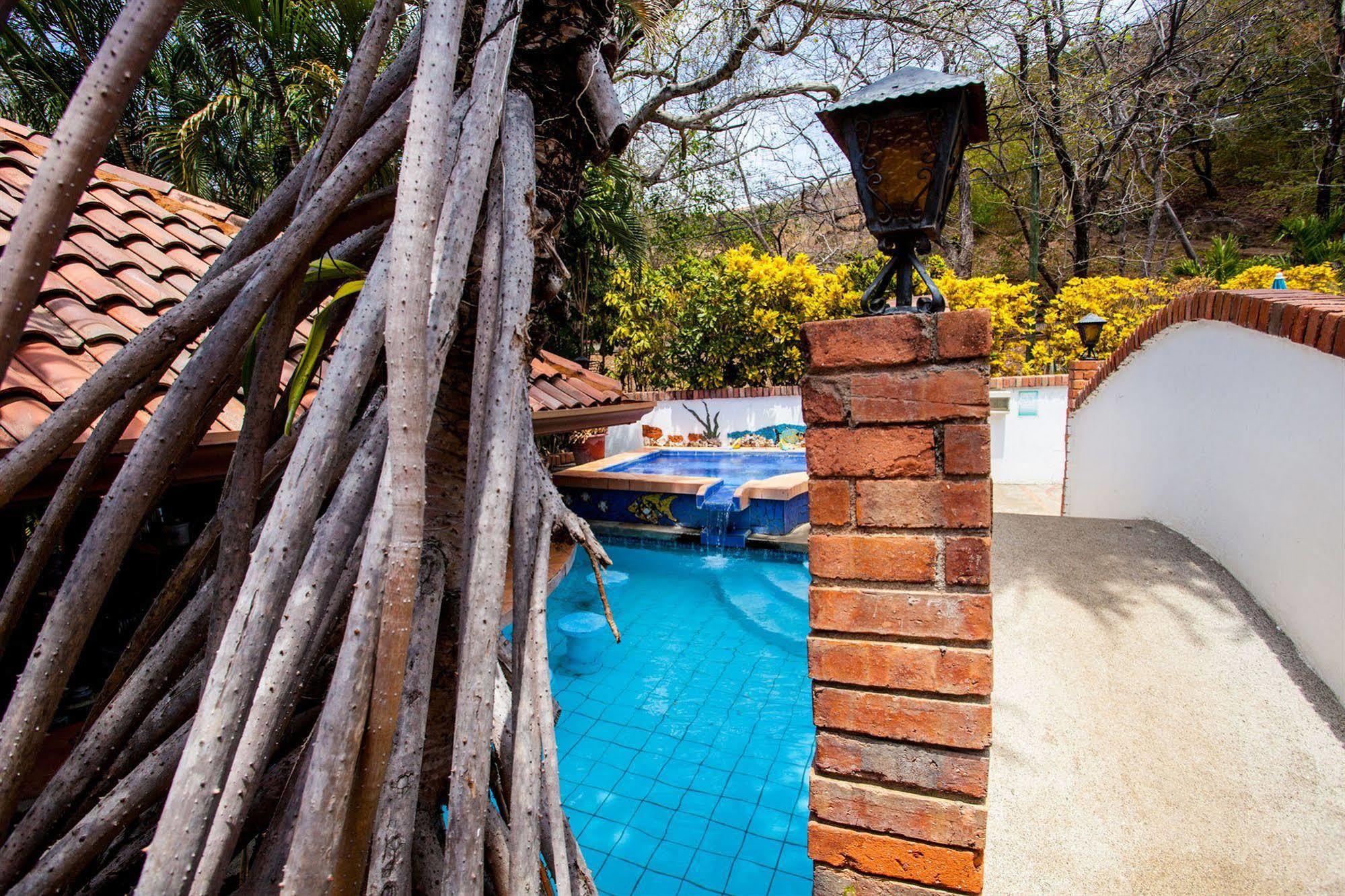 Hotel M&M Casa Blanca Playa Ocotal Экстерьер фото