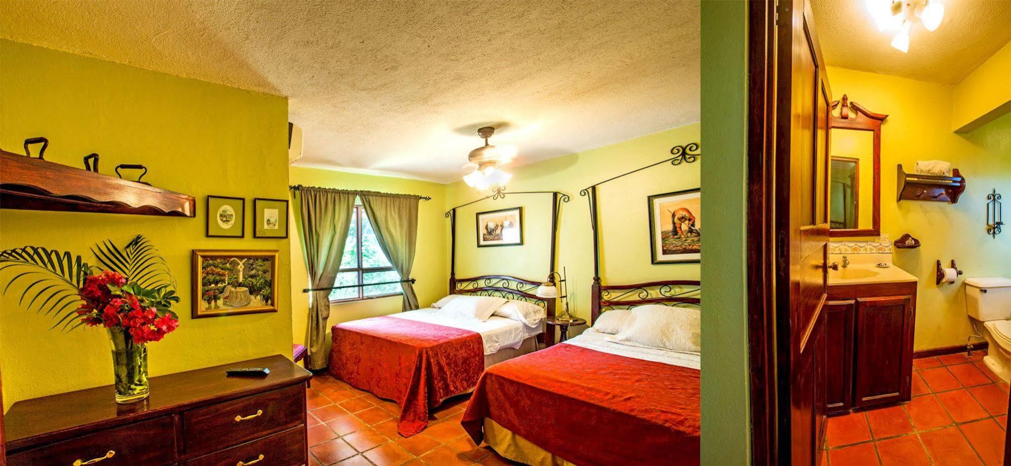 Hotel M&M Casa Blanca Playa Ocotal Экстерьер фото
