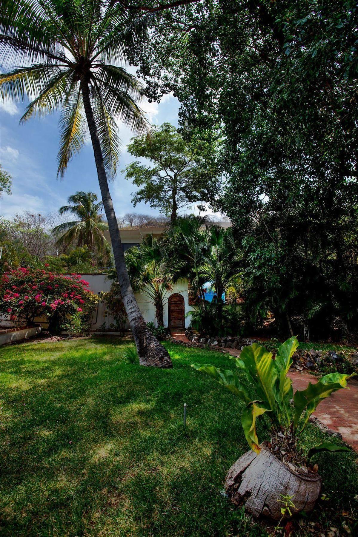 Hotel M&M Casa Blanca Playa Ocotal Экстерьер фото