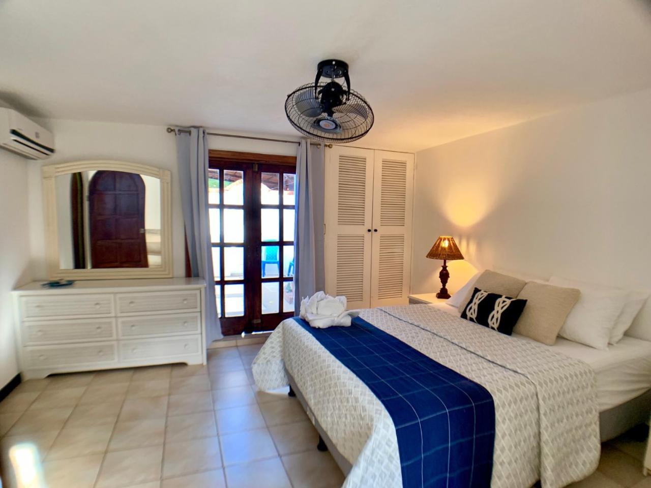 Hotel M&M Casa Blanca Playa Ocotal Экстерьер фото