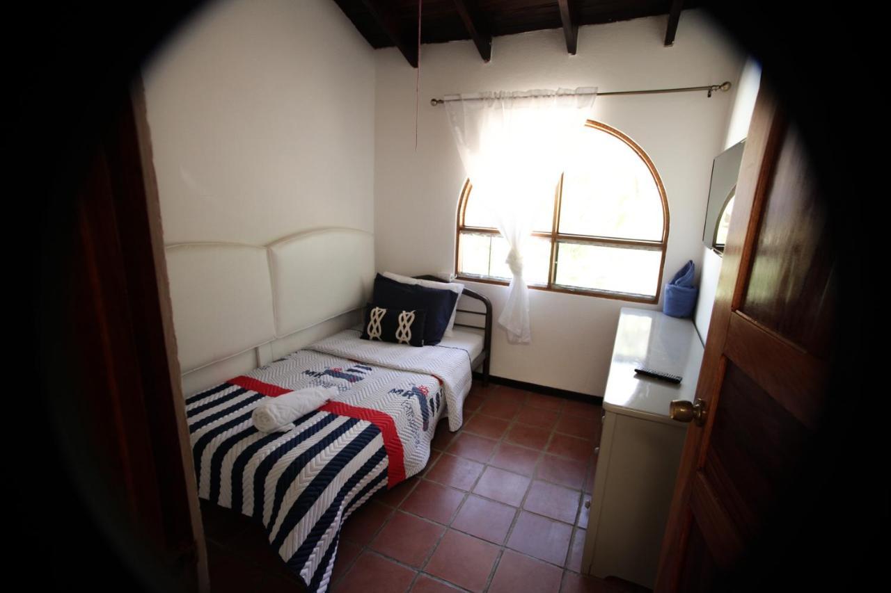 Hotel M&M Casa Blanca Playa Ocotal Экстерьер фото