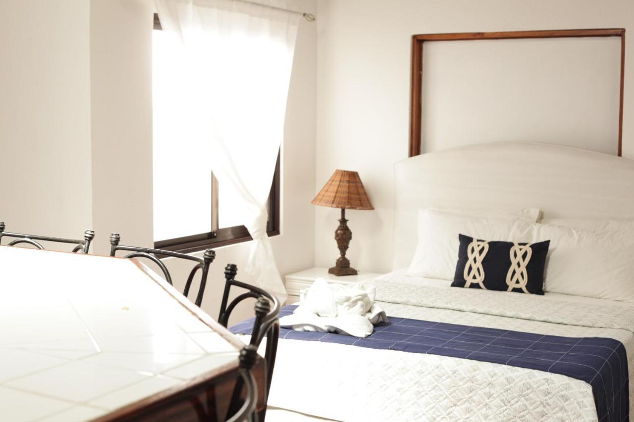 Hotel M&M Casa Blanca Playa Ocotal Экстерьер фото