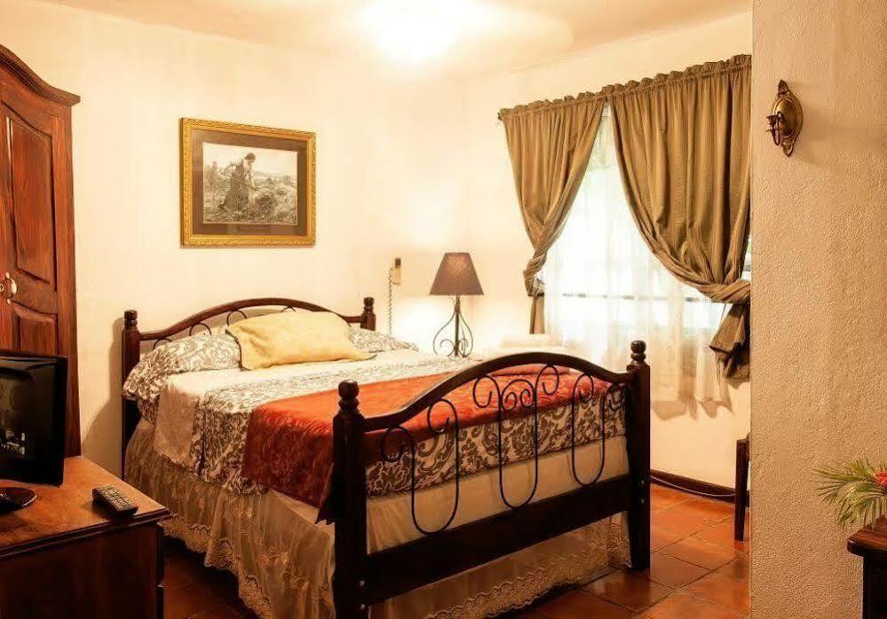 Hotel M&M Casa Blanca Playa Ocotal Экстерьер фото