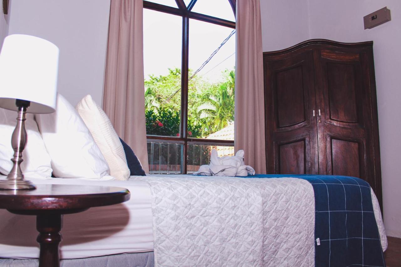 Hotel M&M Casa Blanca Playa Ocotal Экстерьер фото